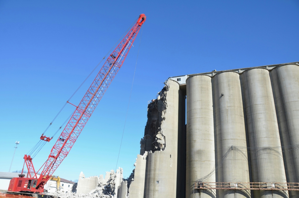 Mengenal Komponen Vital untuk Kekuatan Derek di Area Kerja