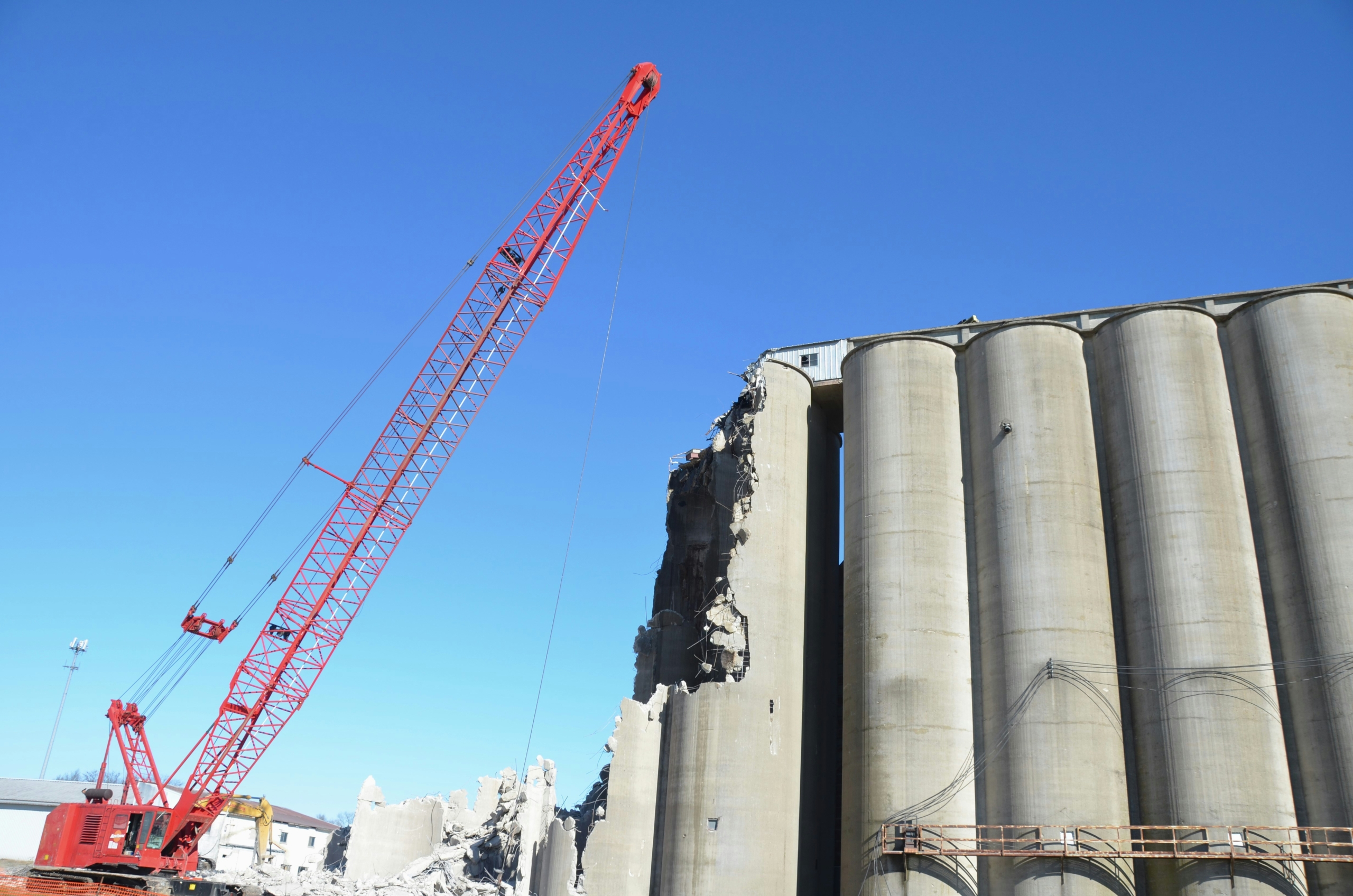 Mengenal Komponen Vital untuk Kekuatan Derek di Area Kerja